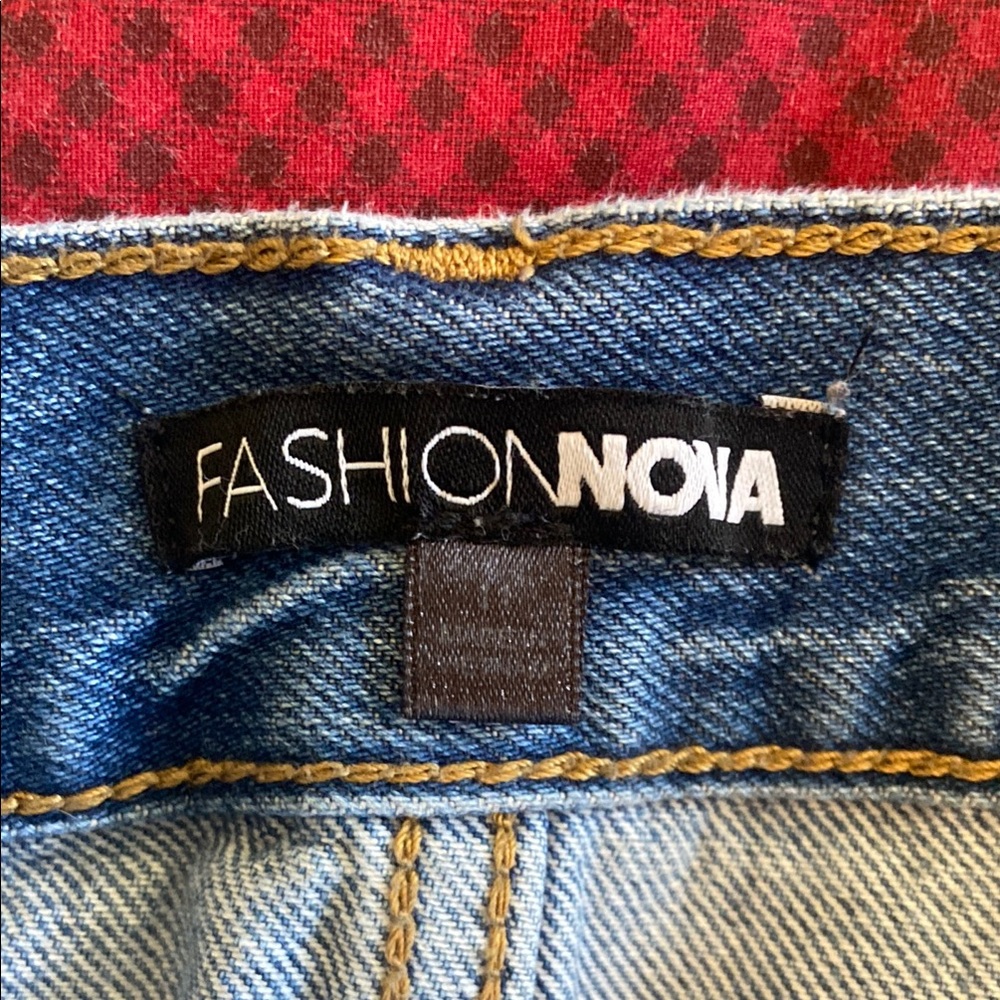 Fashion Nova Blue Relaxed Fit Jeans with Distressed Details - Picture 2 of 4